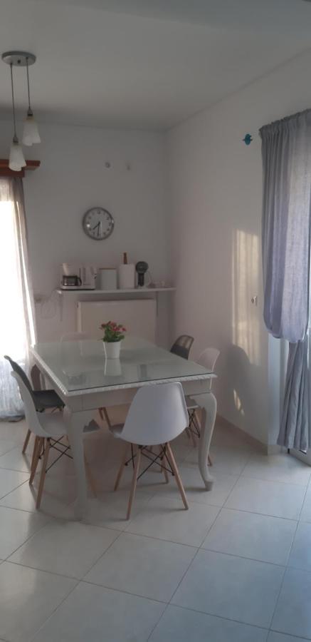 KhelmátaTheasis House公寓 外观 照片