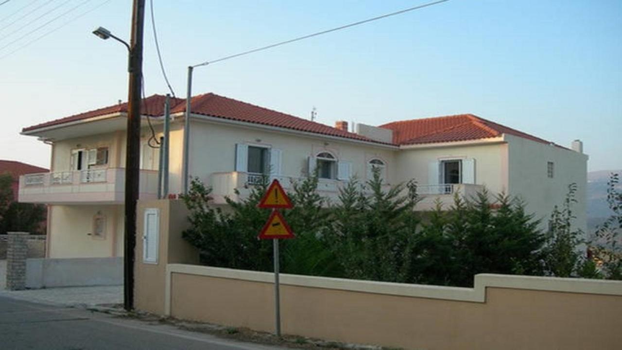 KhelmátaTheasis House公寓 外观 照片
