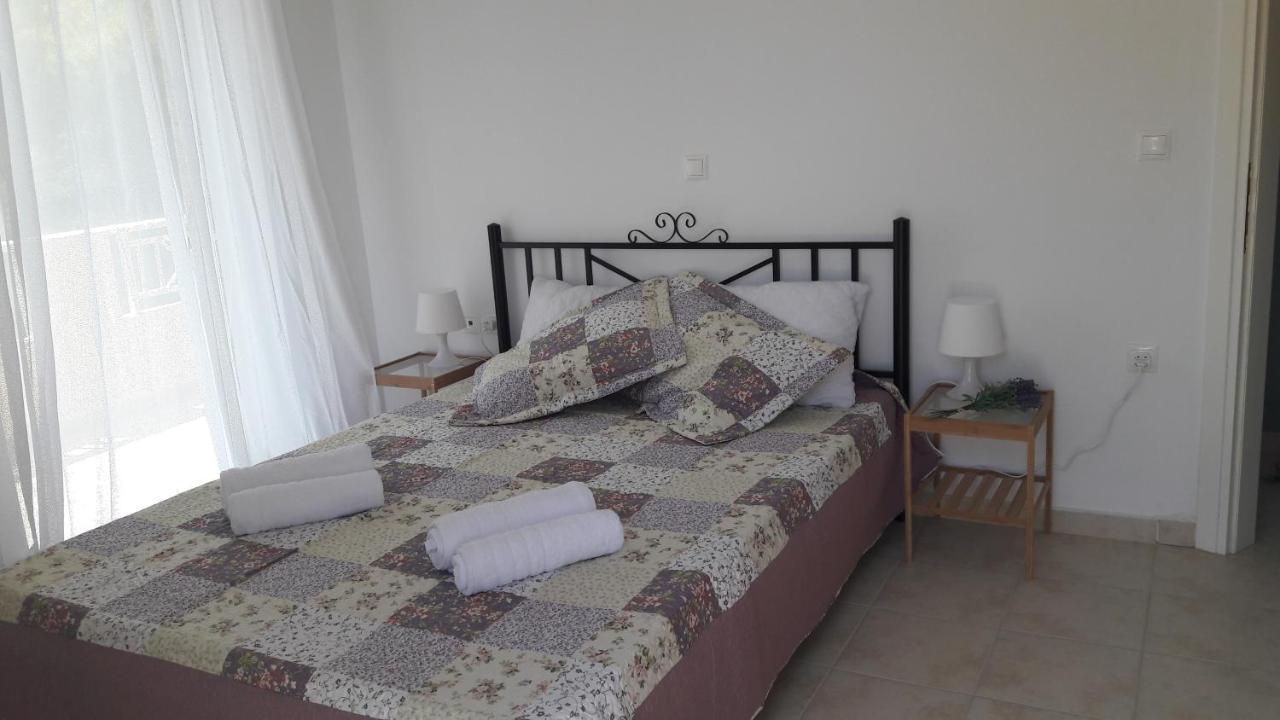KhelmátaTheasis House公寓 外观 照片